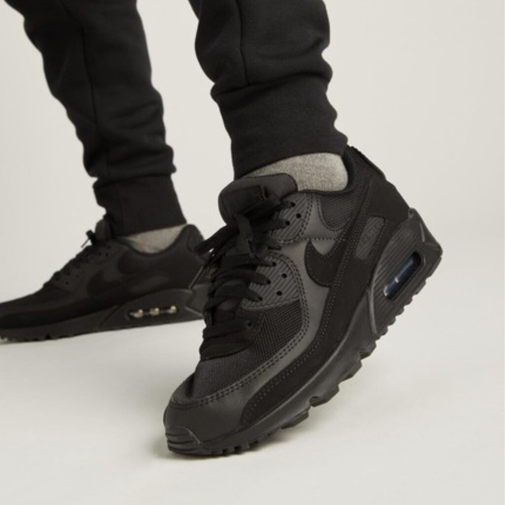 baskets-nike-air-max-90-recraft-triple-original-algerie-dz-2-1.jpg Baskets Nike Air Max 90 Recraft Triple – Image 1