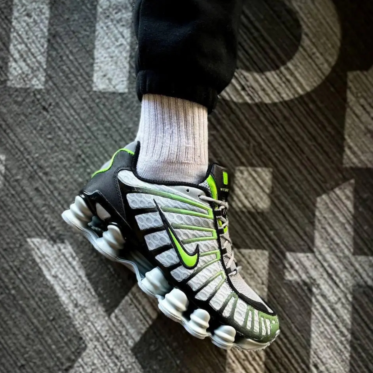 baskets-nike-shox-tl-lime-blast-original-algerie-dz-4.jpg Baskets Nike Shox TL Lime Blast – Image 1