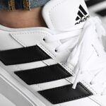 Chaussure adidas Courtblock – Image 2