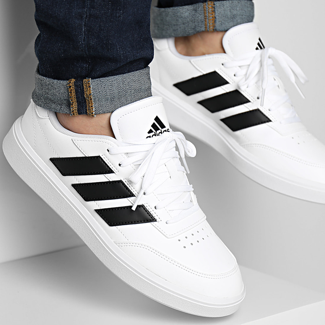 chaussure-adidas-courtblock-original-algerie-dz.jpg Chaussure adidas Courtblock – Image 1