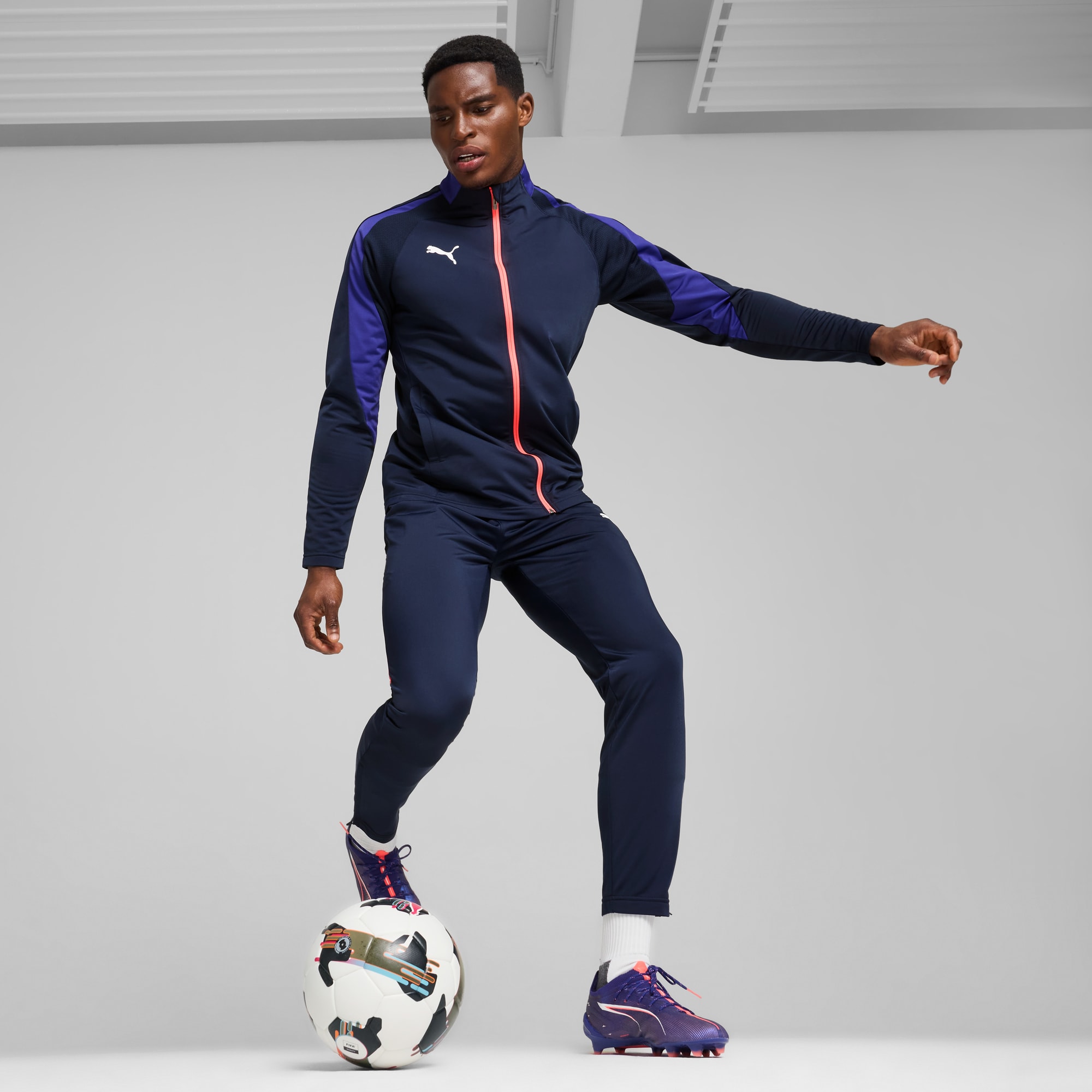 ensemble-de-survetement-puma-individual-liga-pour-hommes-original-algerie-dz-5.jpeg Ensemble de Survêtement PUMA individual LIGA pour Hommes – Image 1