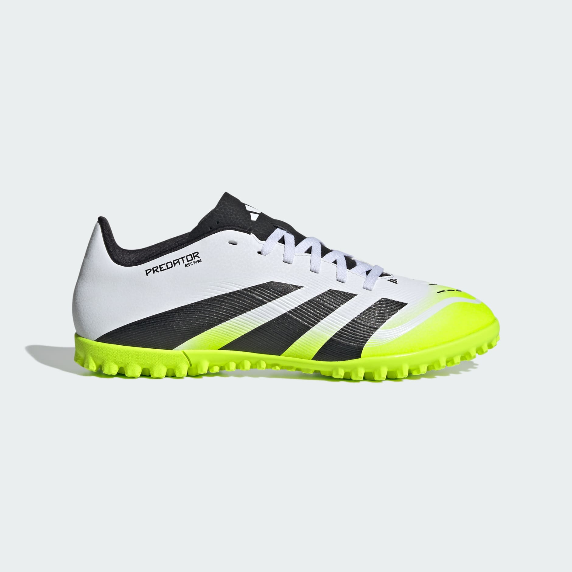 souliers-adidas-predator-club-tf-original-algerie-dz-8.jpg Souliers Adidas Predator Club TF – Image 1