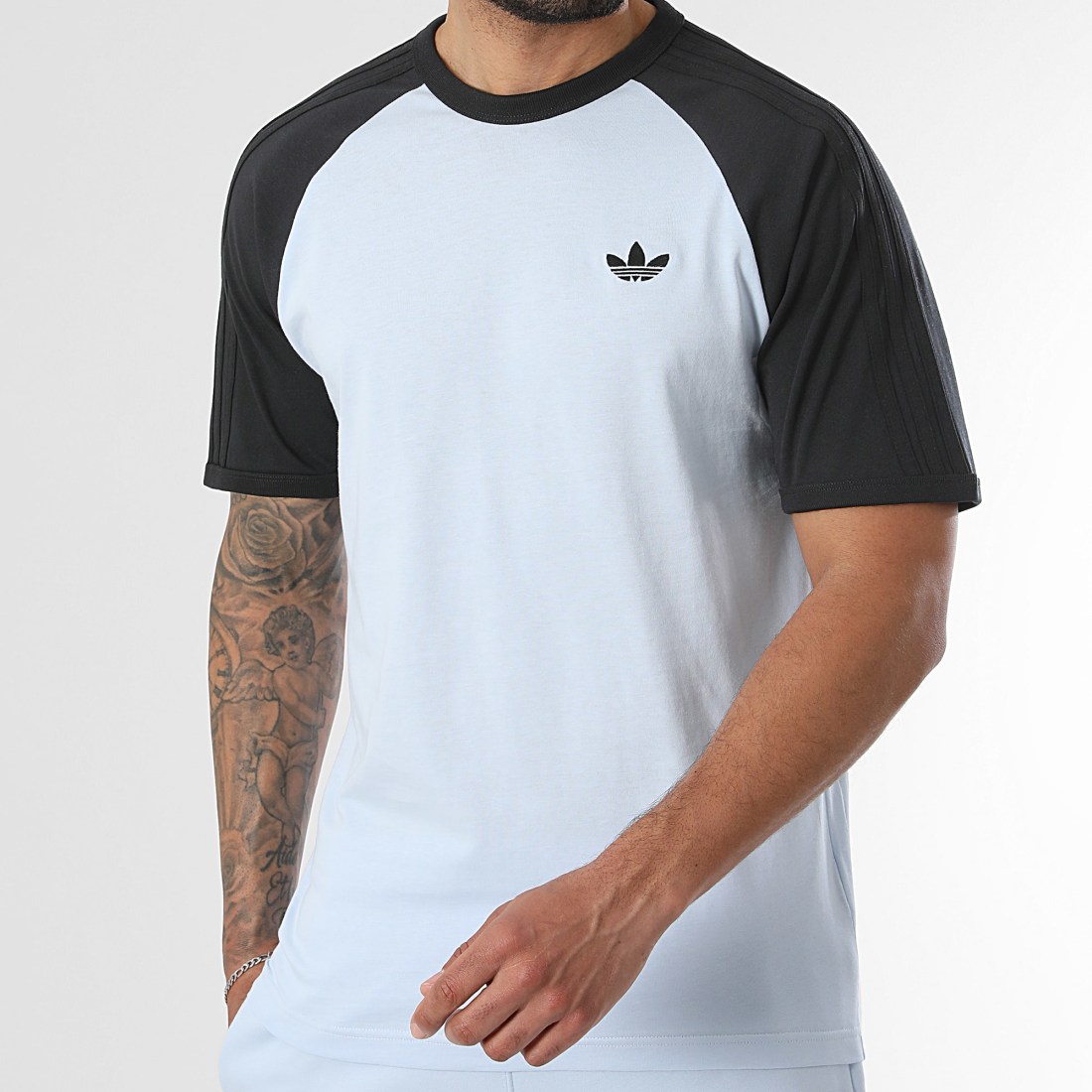 t-shirt-adidas-3-bandes-original-algerie-dz-3.jpg T-shirt Adidas 3 Bandes – Image 1