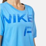 T-Shirt Nike Dri-FIT Graphic pour Femme – Image 9