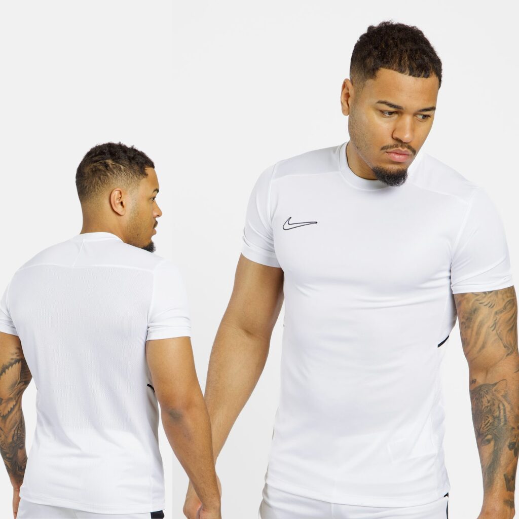 t-shirt-nike-sportswear-club-original-algerie-dz-8.jpg T-Shirt Nike Sportswear Club – Image 1