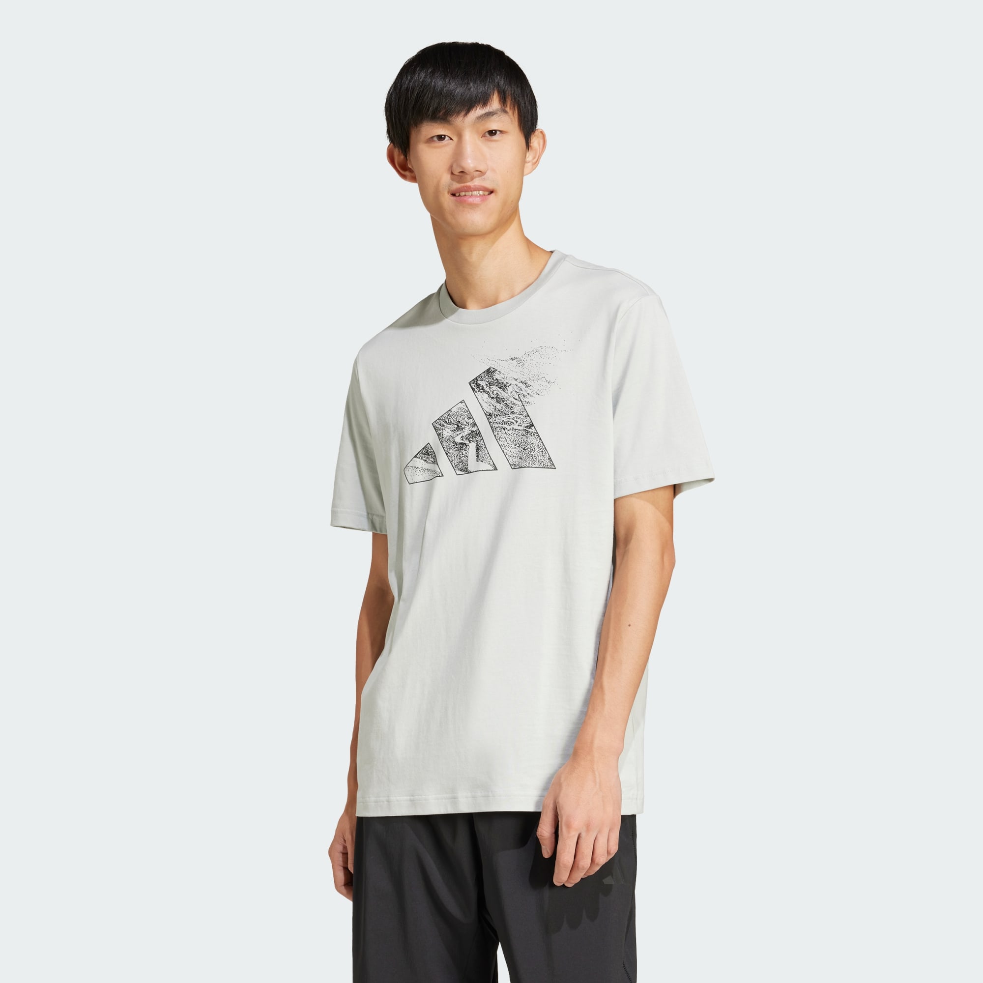 tshirt-adidas-codes-camo-graphic-copie-original-algerie-dz-6.jpg Tshirt Adidas Codes Camo Graphic – Image 1