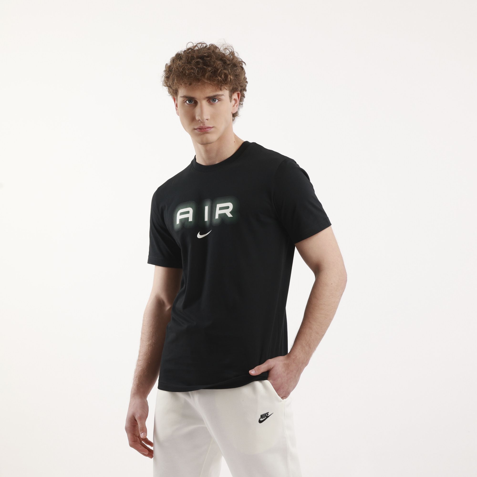 tshirt-nike-air-graphic-pour-homme-original-algerie-dz-1.jpg Tshirt Nike AIR GRAPHIC pour Homme – Image 1