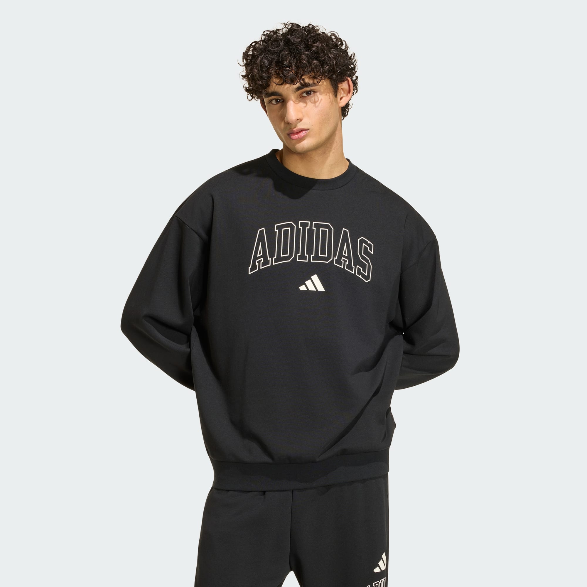 Ensemble de survêtement Adidas Seasonal Essentials Collegiate French Terry Crew KE4130-1 - Original Algérie DZ Image de Ensemble de survêtement Adidas Seasonal Essentials Collegiate French Terry Crew KE4130-1 - Original Algérie Master Sport DZ