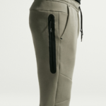 Image de Ensemble de survêtement Nike Tech Fleece HV0949-100-1 - Original Algérie Master Sport DZ